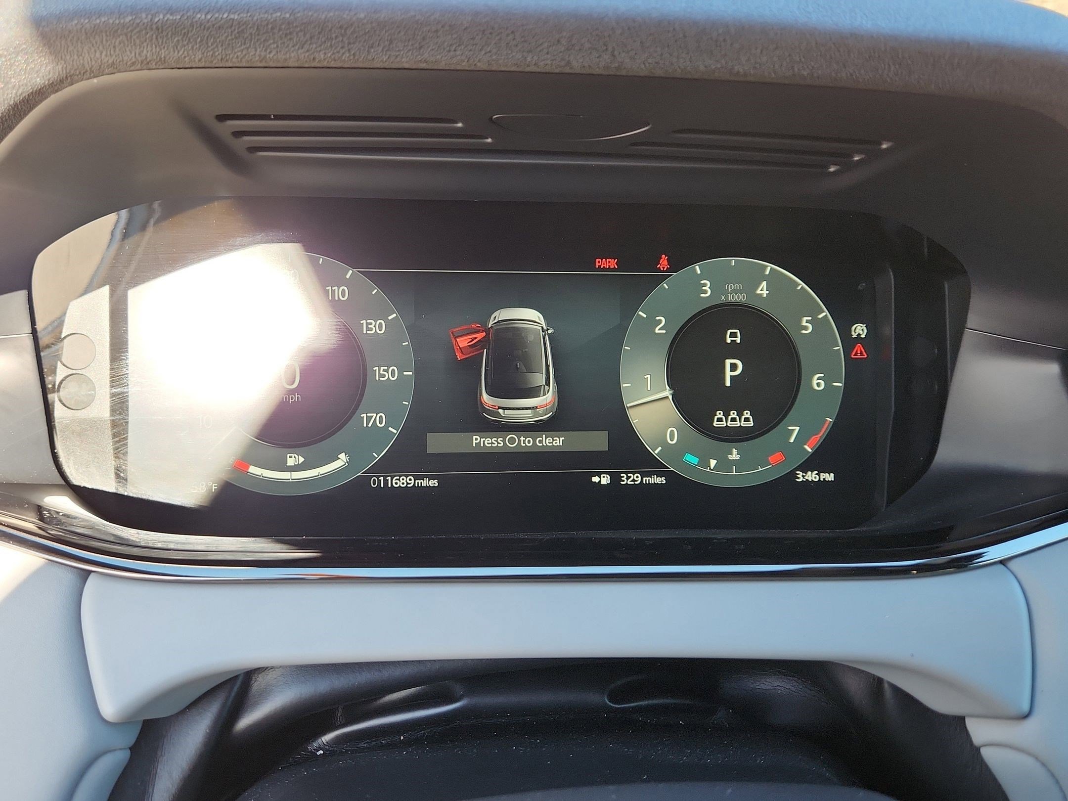 Certified 2026 Land Rover Range Rover Evoque Dynamic SE image 17