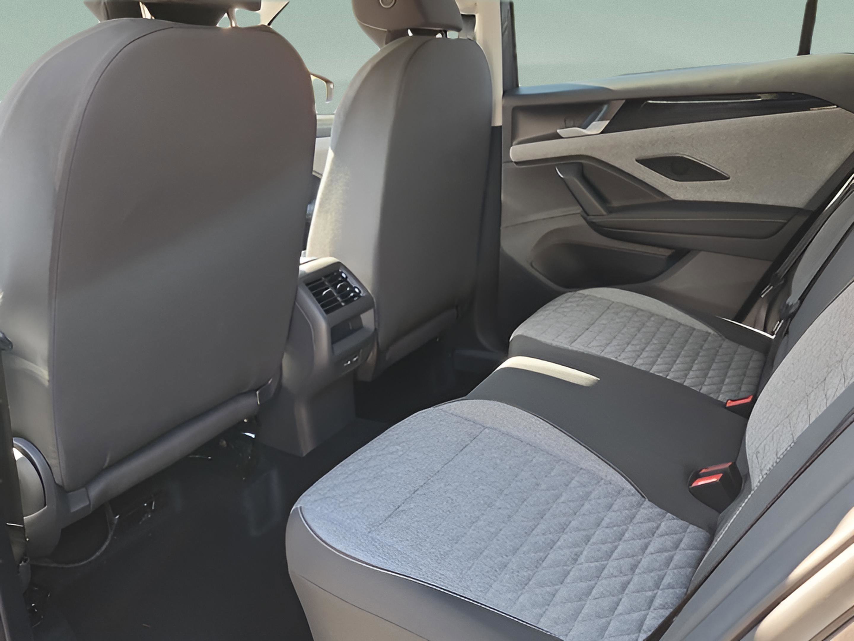 New 2026 Volkswagen Tiguan S image 10