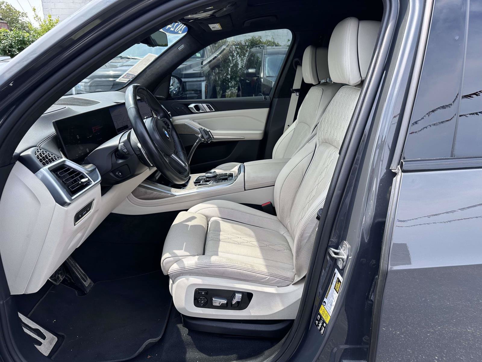 Used 2024 BMW X7 M60i w/ Executive Package AWD/4WD image 13
