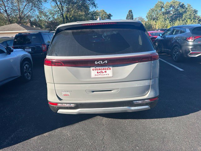 Used 2024 Kia Carnival EX FWD image 5