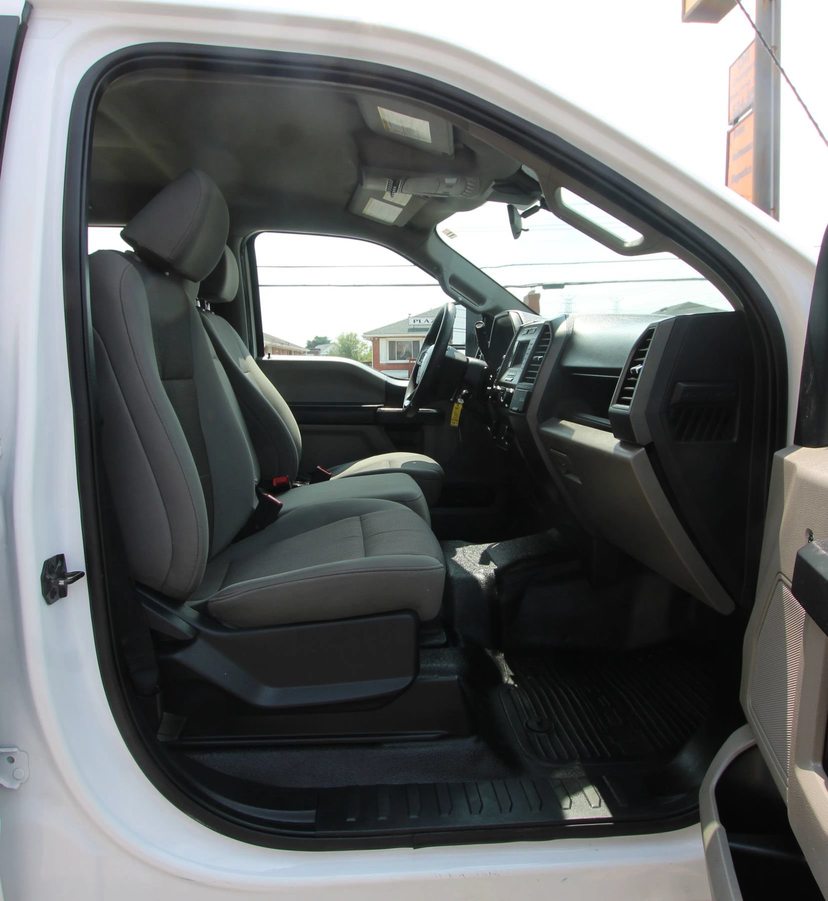 Used 2022 Ford F250 XL w/ Power Equipment Group AWD/4WD image 9