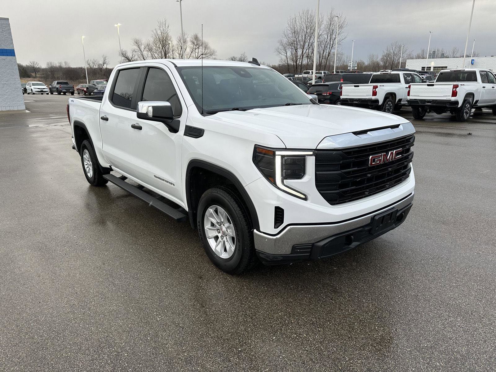 Used 2023 GMC Sierra 1500 Pro w/ Pro Value Package image 9