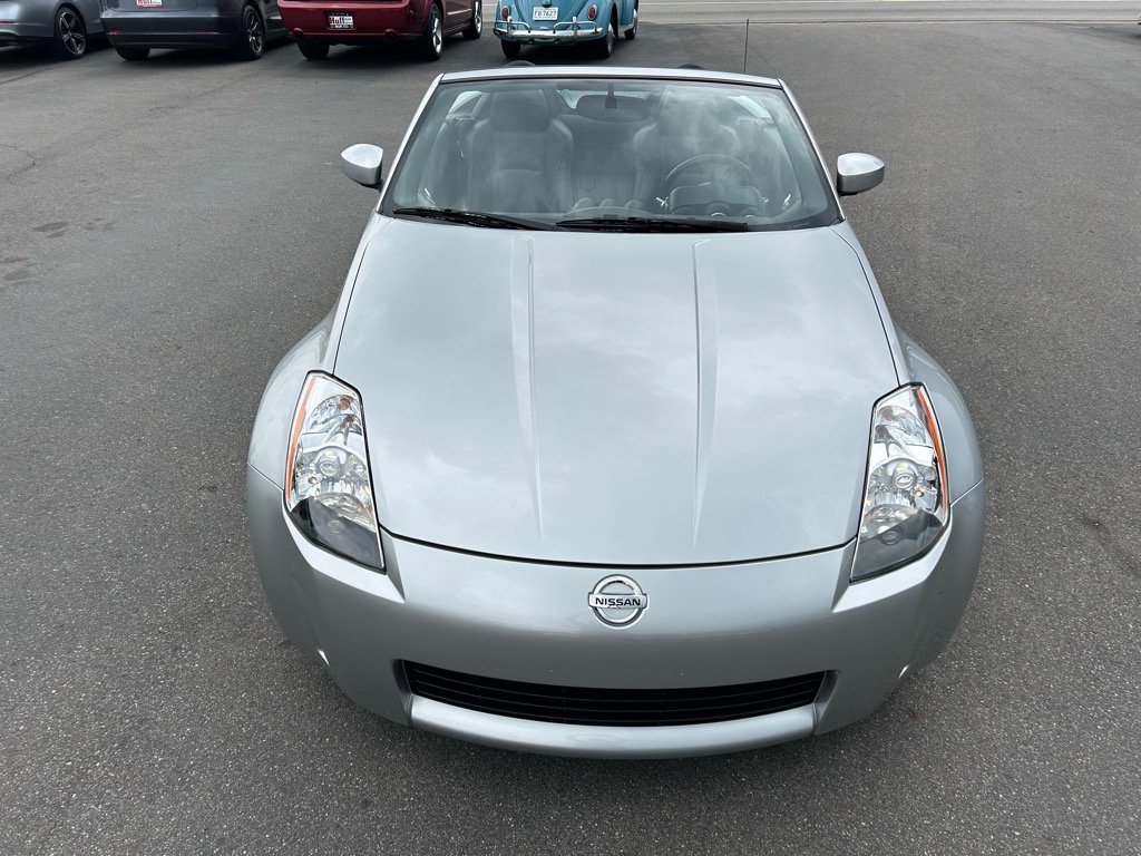 Used 2005 Nissan 350Z Touring image 2