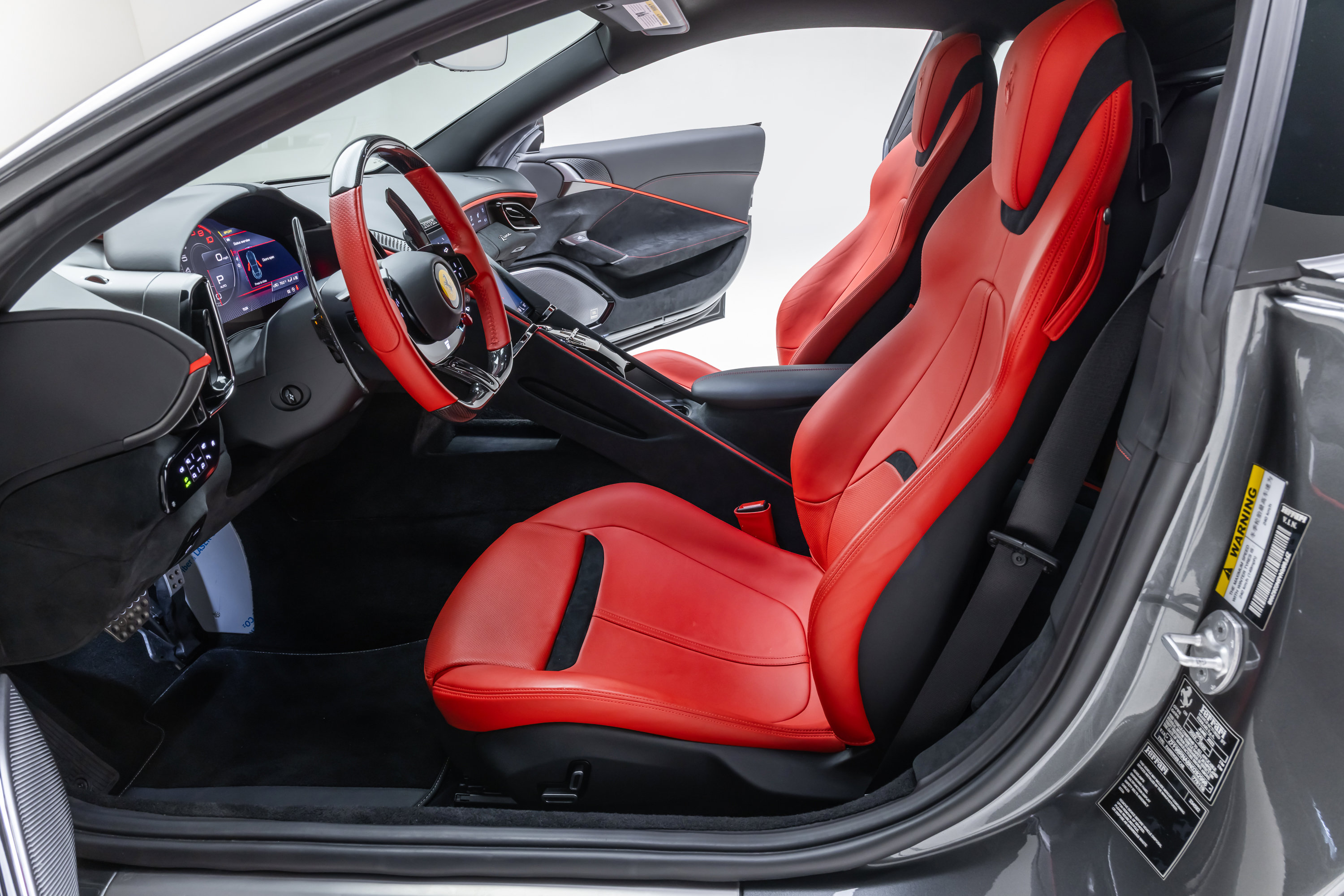 Used 2022 Ferrari Roma RWD image 35