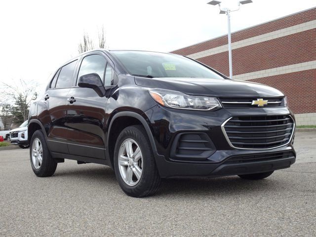 Used 2022 Chevrolet Trax LS w/ Tint and Cruise Package image 25