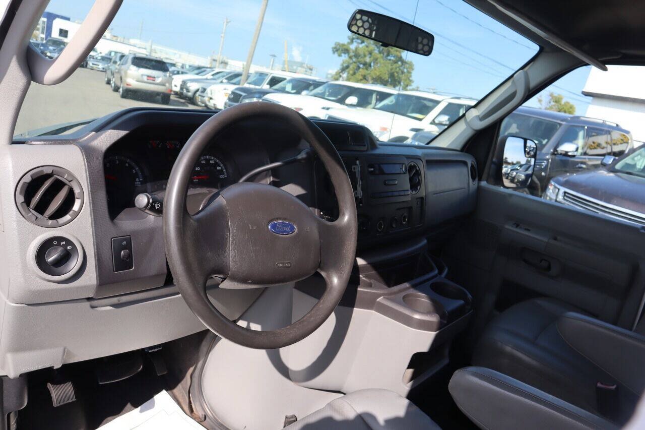 Used 2011 Ford E-250 and Econoline 250 w/ PWR Group RWD image 6