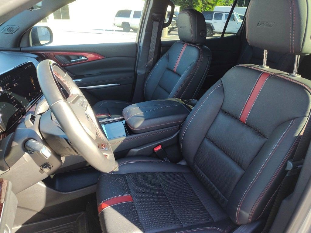 Used 2024 Chevrolet Traverse RS w/ LPO, Floor Liner Package image 13