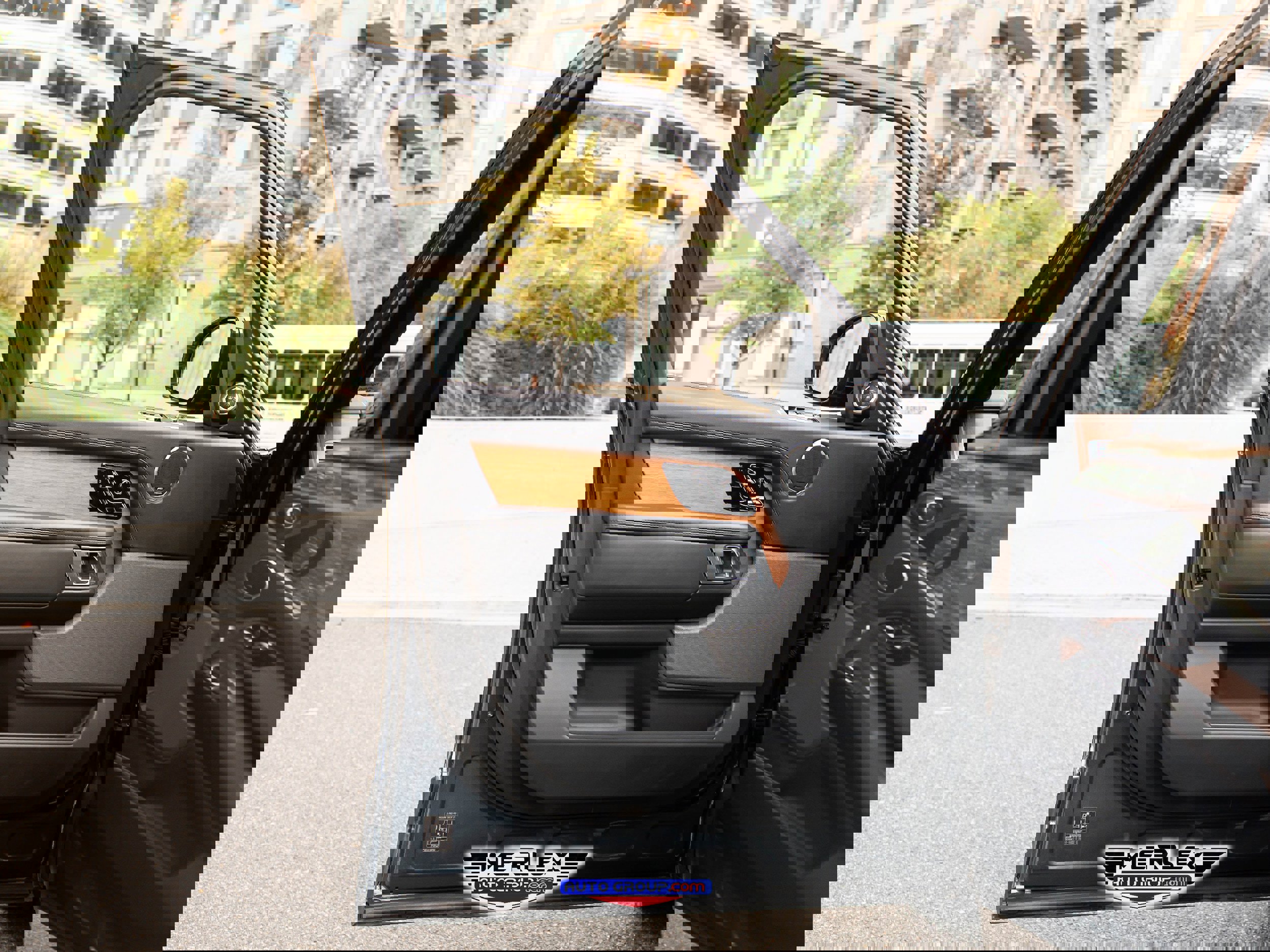 Used 2018 Land Rover Range Rover Long Wheelbase Supercharged image 46