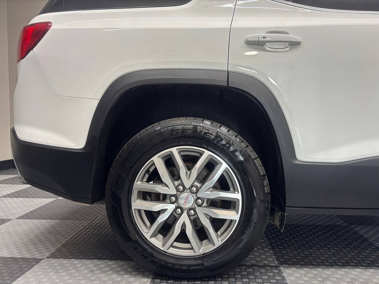 Used 2019 GMC Acadia SLE FWD image 7