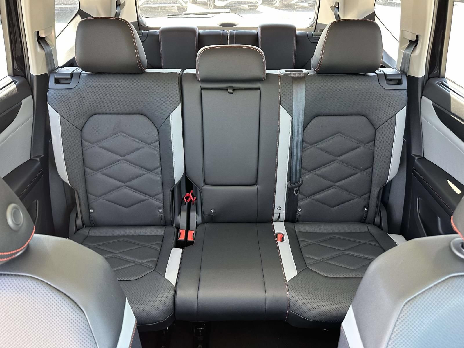 New 2026 Volkswagen Atlas Peak Edition AWD/4WD image 14