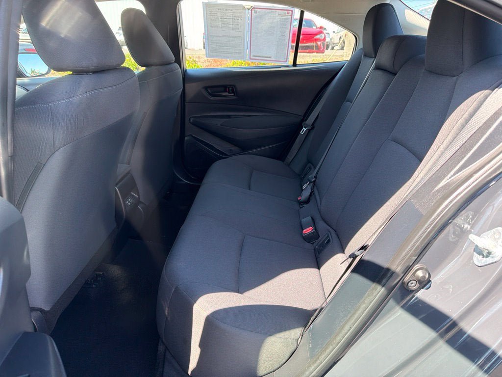 Used 2024 Toyota Corolla LE FWD image 15