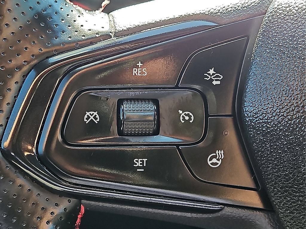Used 2025 Chevrolet Trax RS w/ Driver Confidence Package FWD image 23