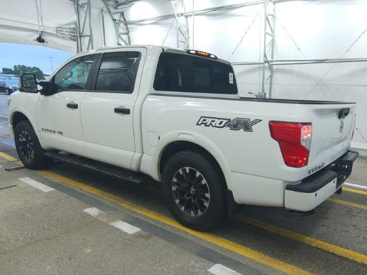 Used 2018 Nissan Titan PRO-4X AWD/4WD image 2