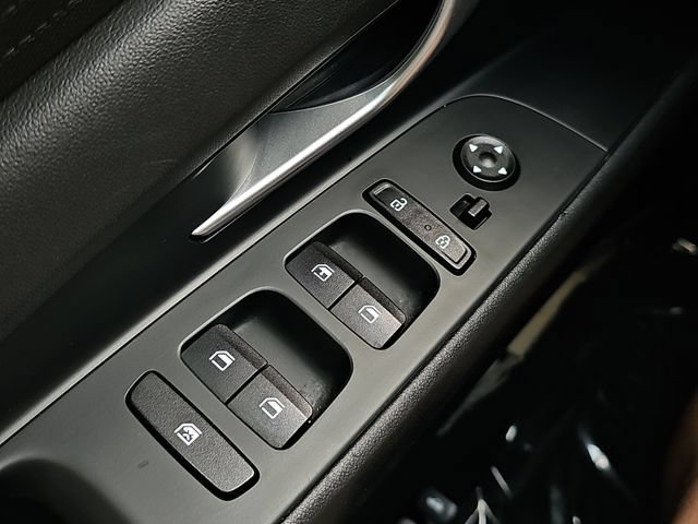 Used 2023 Hyundai Elantra SE FWD image 13