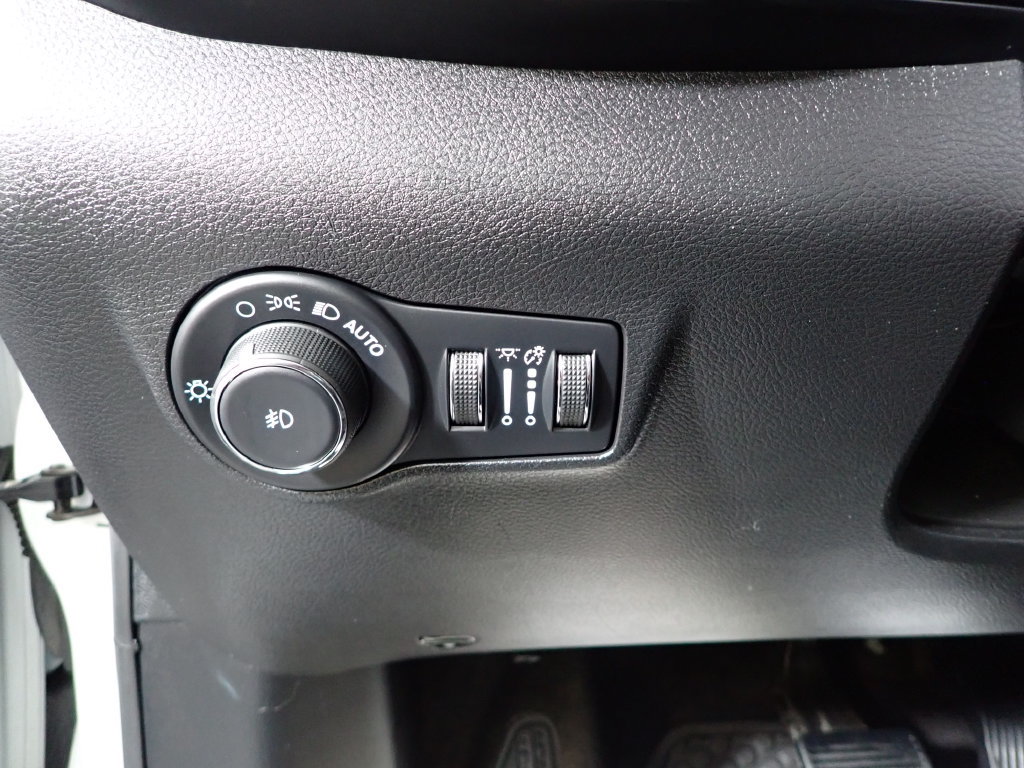 Used 2022 Jeep Compass Trailhawk w/ Trailhawk Convenience Group AWD/4WD image 22