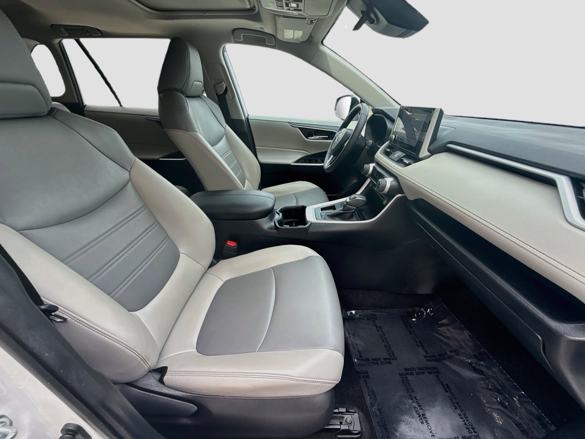 Used 2024 Toyota RAV4 XLE Premium FWD image 29