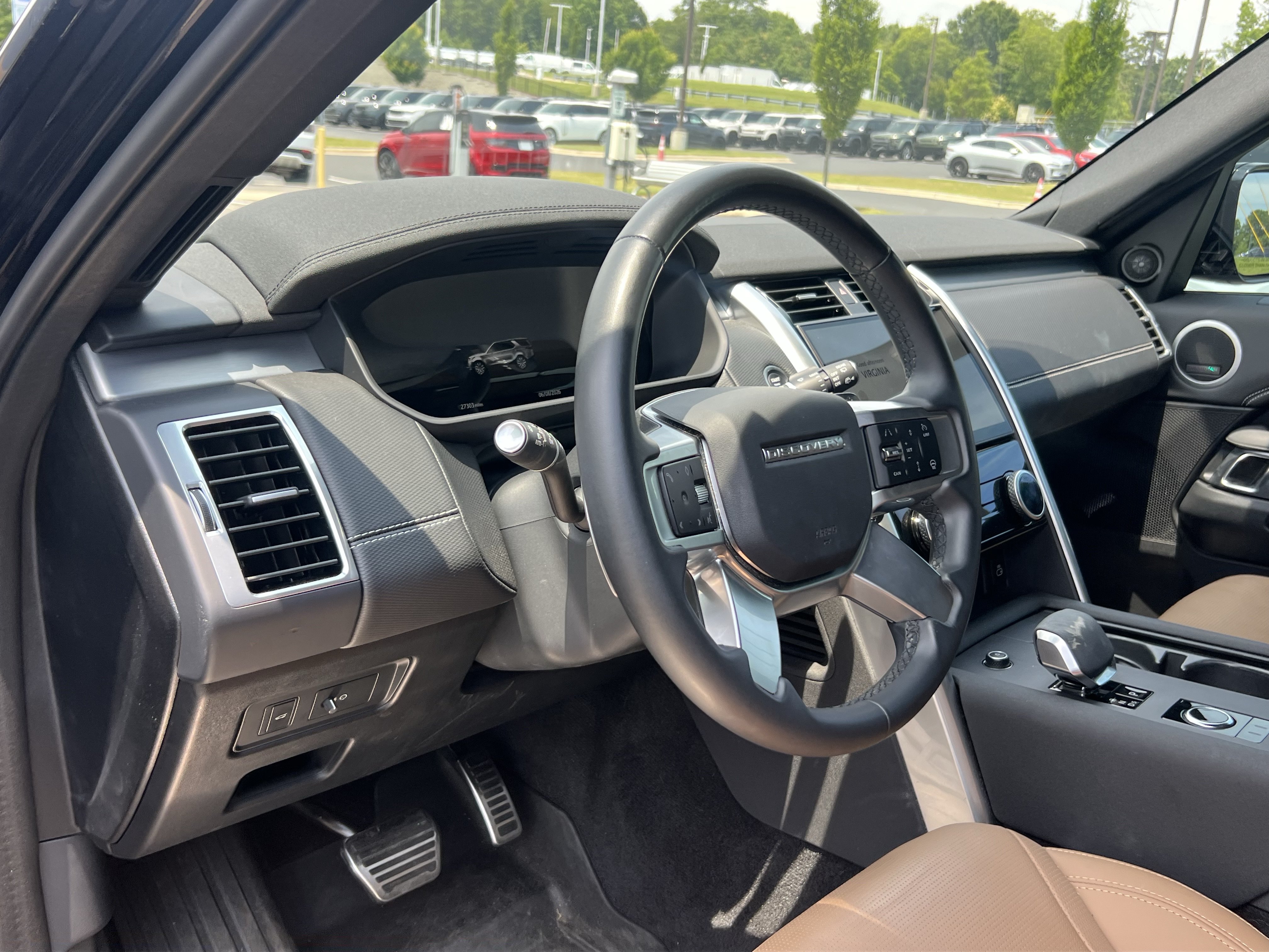 Certified 2025 Land Rover Discovery Dynamic SE AWD/4WD image 20