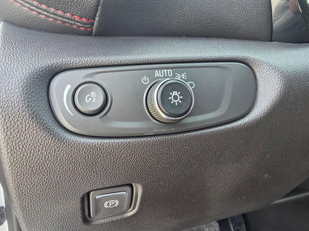 Used 2023 Chevrolet Blazer RS w/ Driver Confidence II Package FWD image 16