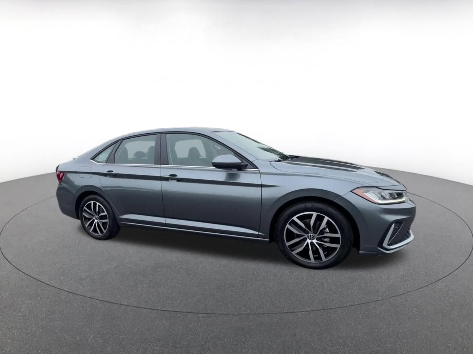 Used 2025 Volkswagen Jetta SE video 2