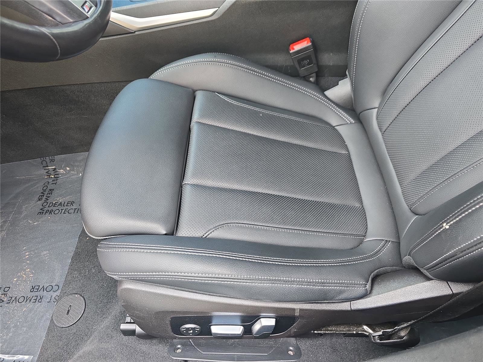 Certified 2023 BMW 330i 330i w/ M Sport Package image 13