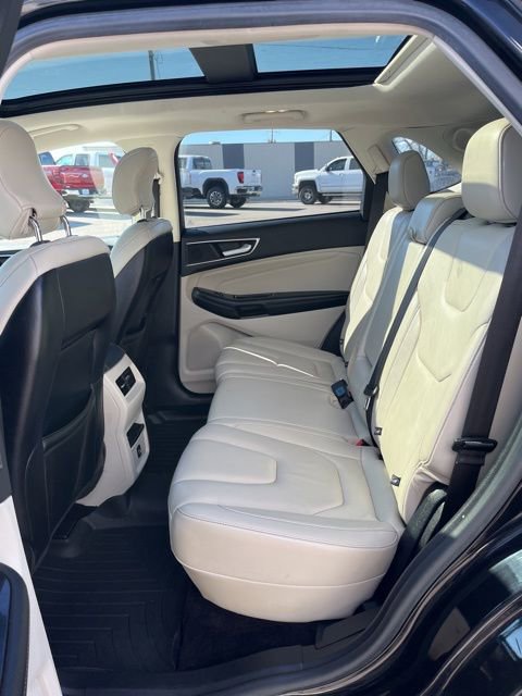 Used 2016 Ford Edge Titanium AWD/4WD image 32