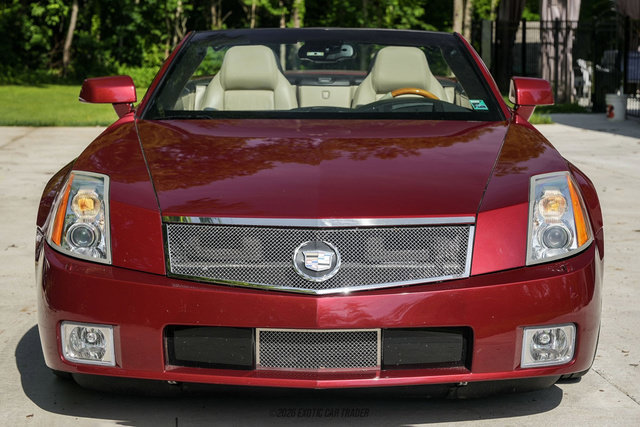Used 2006 Cadillac XLR RWD image 13