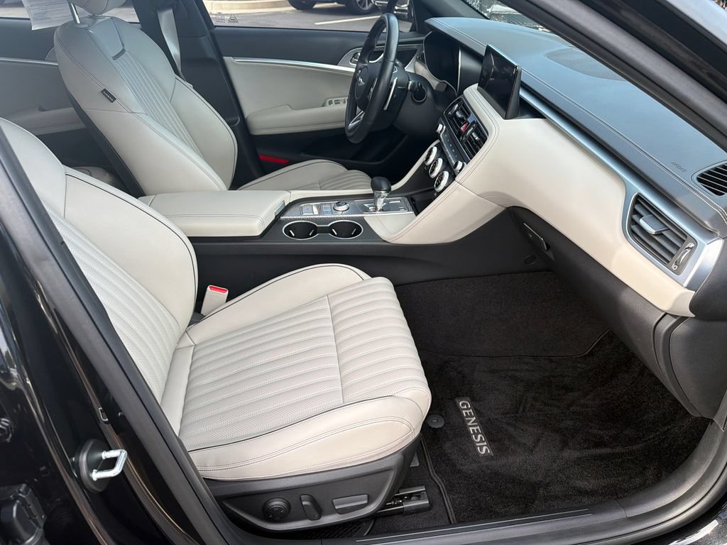 Used 2023 Genesis G70 3.3T w/ Sport Advanced Package RWD image 13