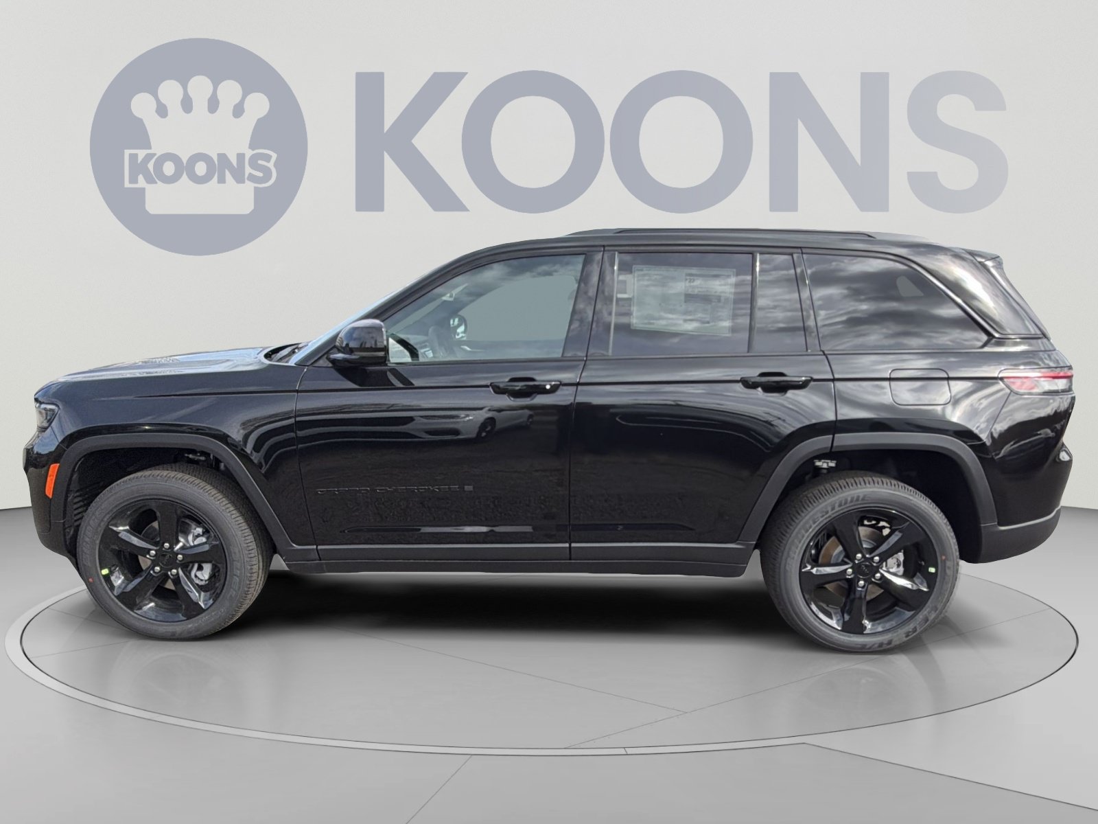 New 2025 Jeep Grand Cherokee Altitude AWD/4WD image 2