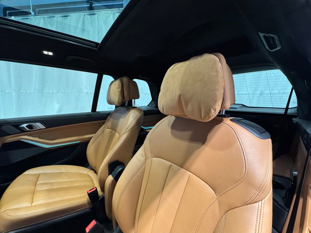 Certified 2022 BMW X7 M50i image 24