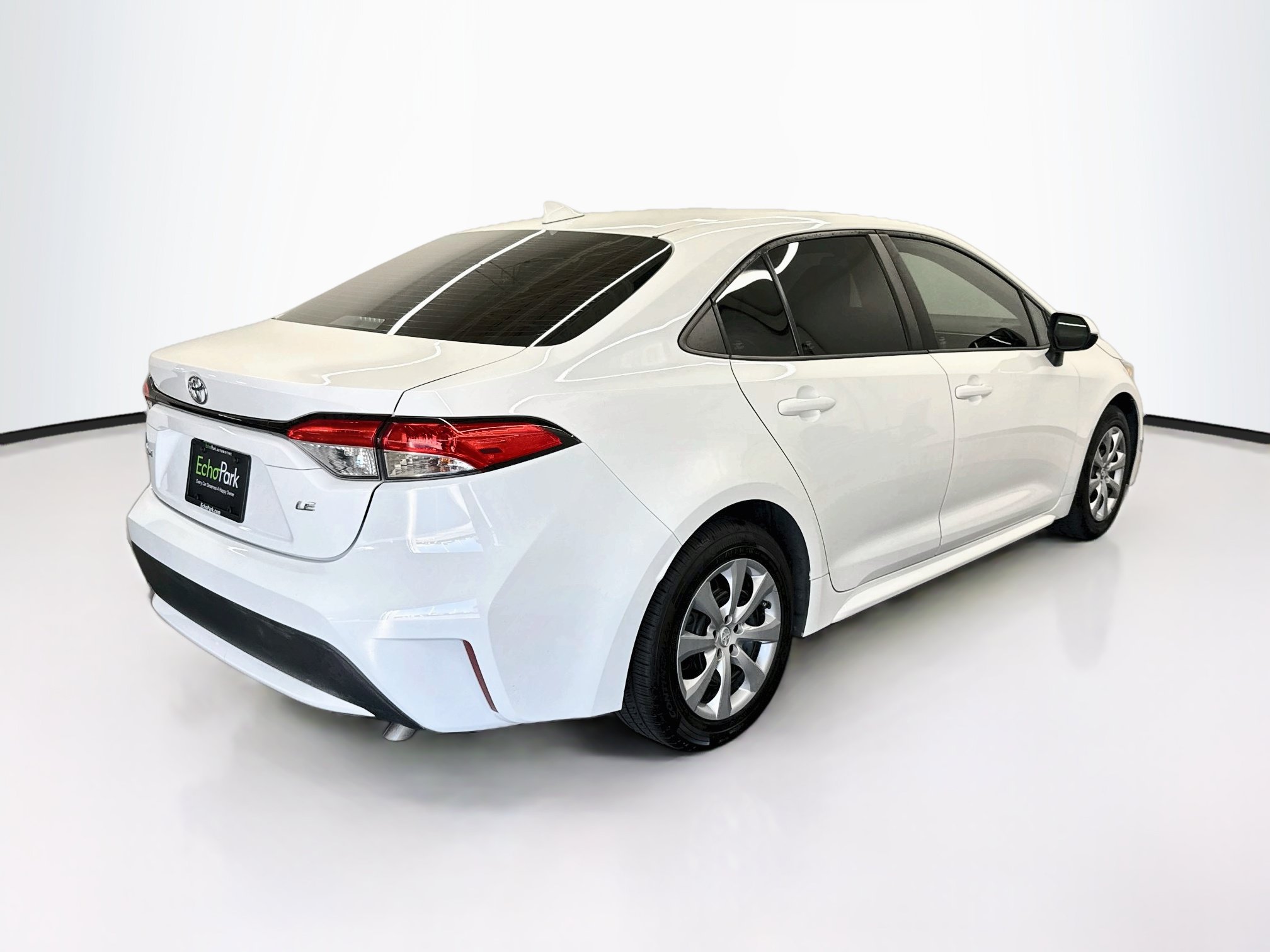 Used 2022 Toyota Corolla LE FWD image 9
