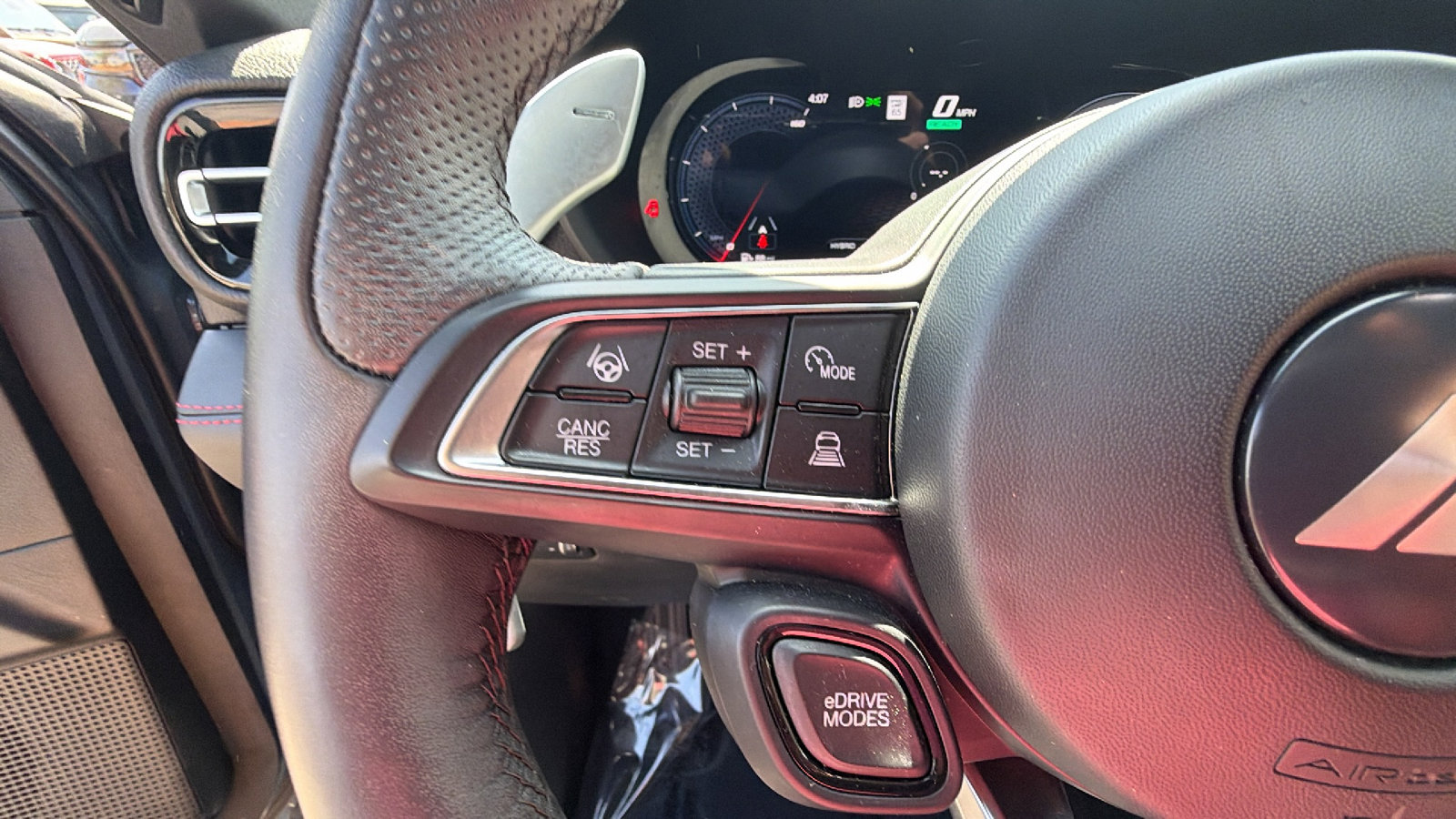 Used 2025 Dodge Hornet R/T w/ Tech Pack image 27