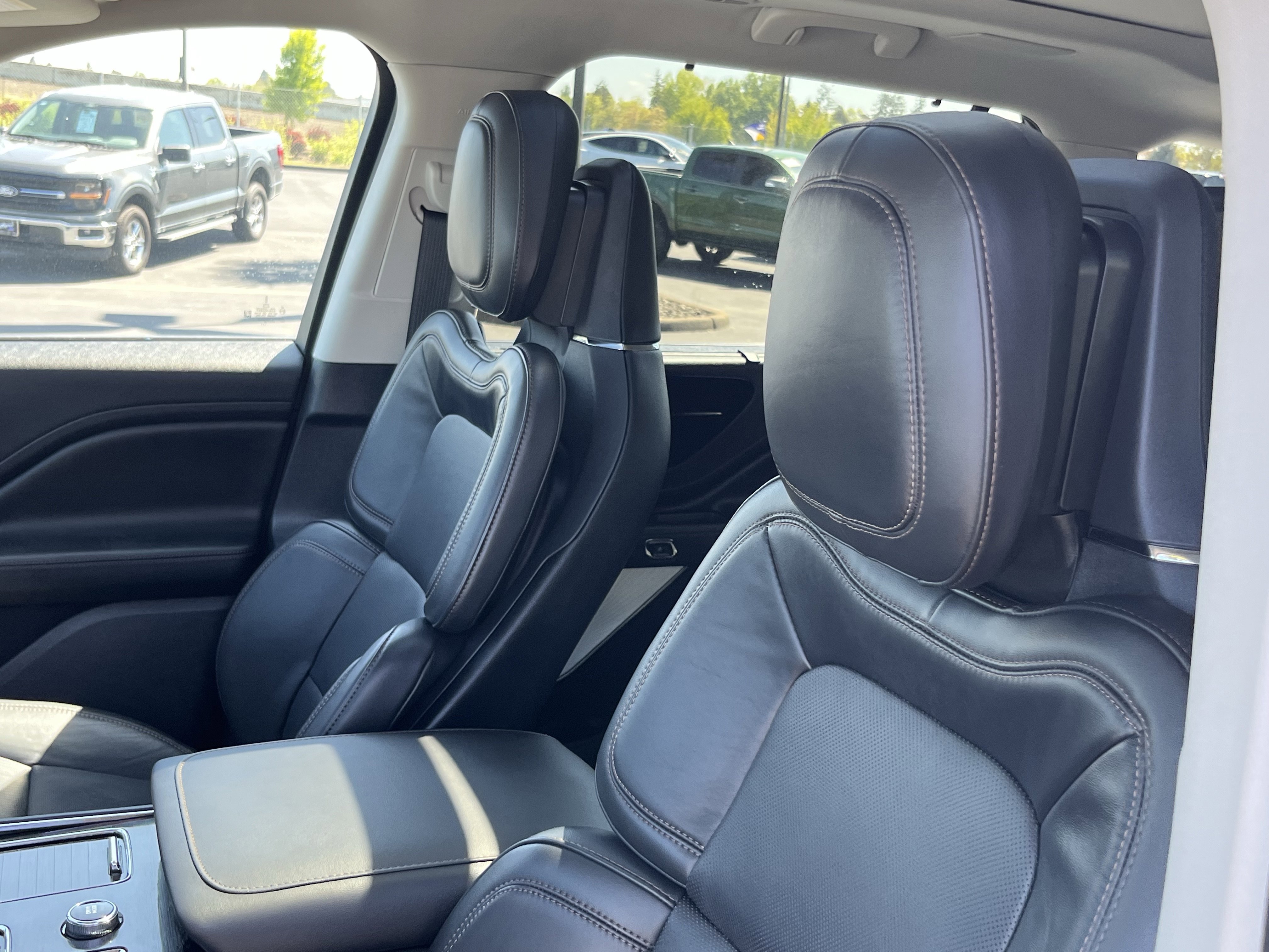 Used 2025 Lincoln Aviator Reserve w/ Luxury Package AWD/4WD image 15