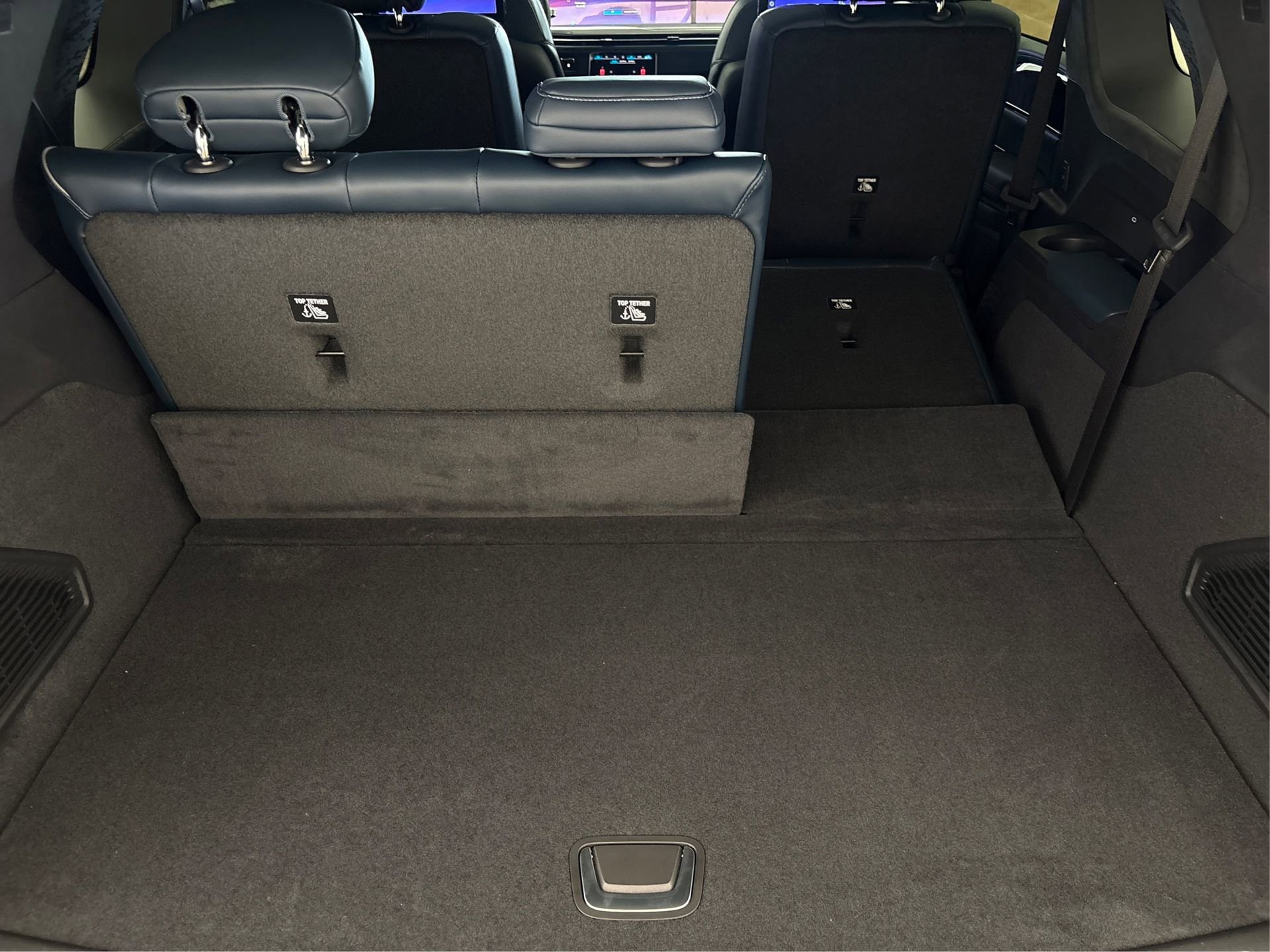 New 2025 Cadillac Escalade IQ Luxury 2 w/ LPO, Radiant Package image 11