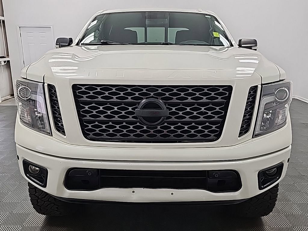Used 2018 Nissan Titan SL w/ Midnight Edition image 3