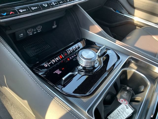 New 2026 Jeep Grand Wagoneer L Summit w/ Premium Group III AWD/4WD image 17