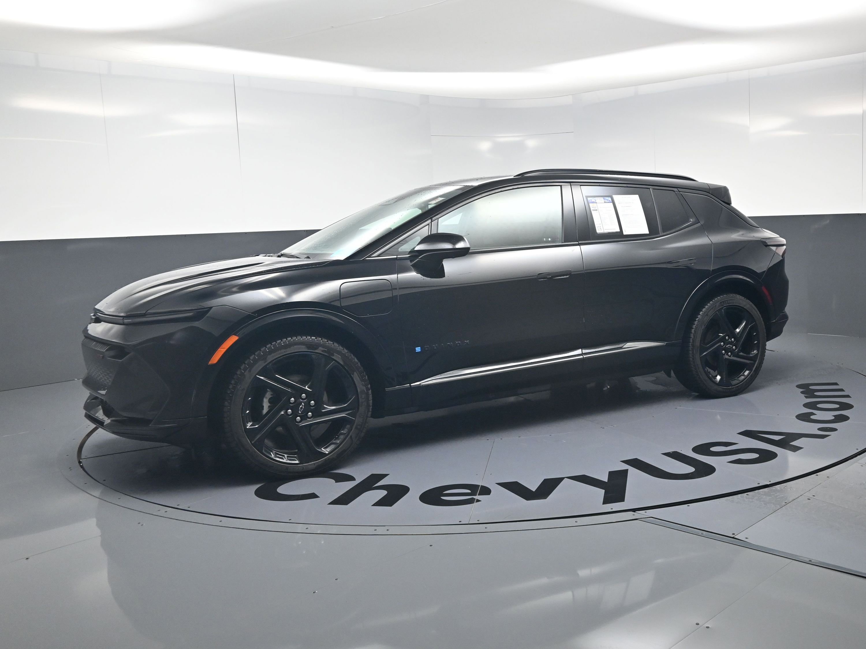 Used 2024 Chevrolet Equinox EV RS FWD image 6