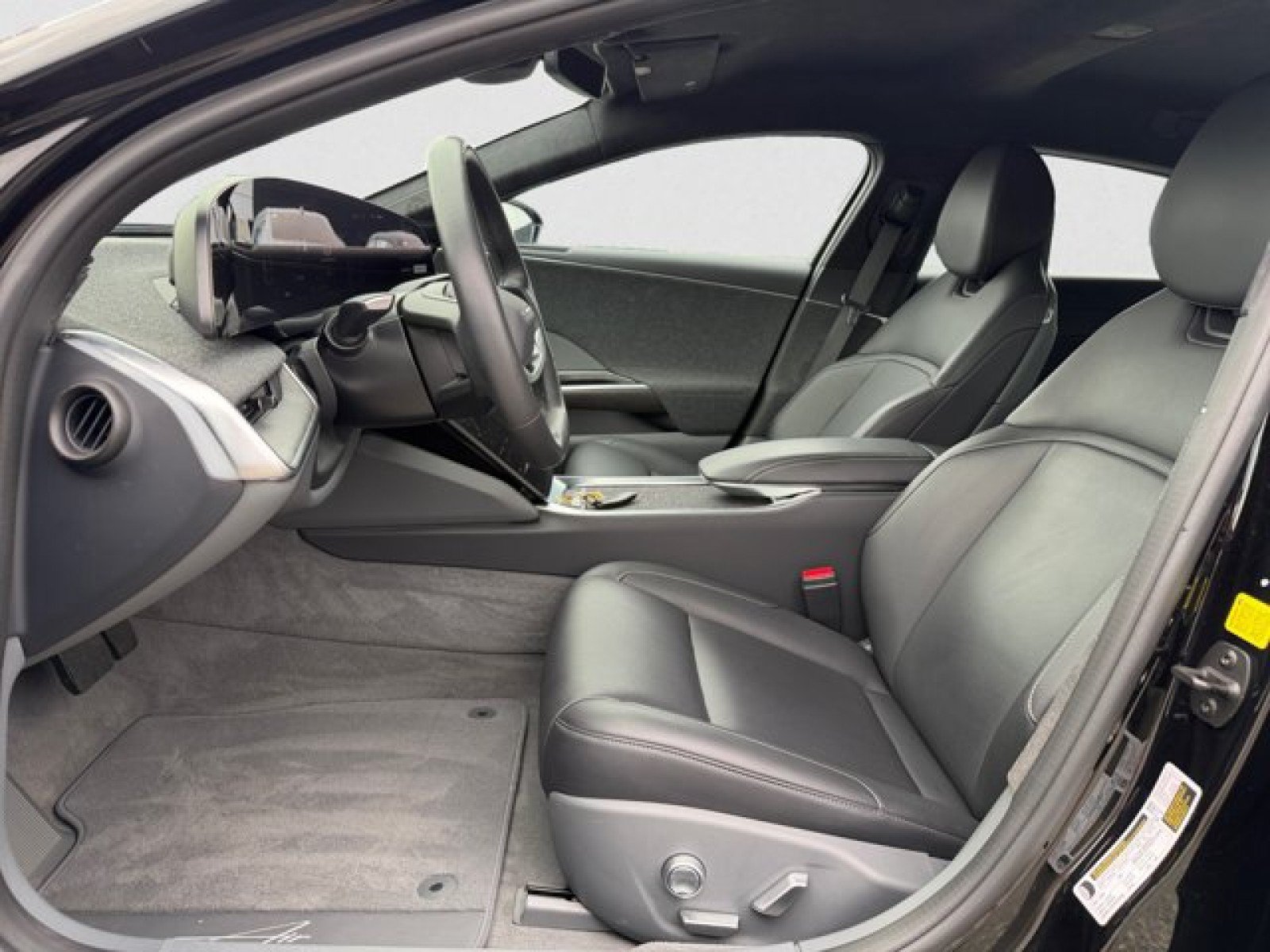 Used 2024 Lucid Air Pure RWD image 10