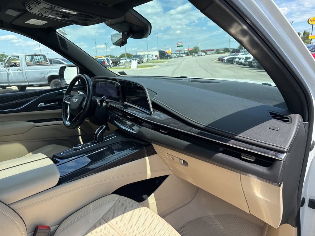 Used 2021 Cadillac Escalade Premium Luxury w/ Performance Package image 24