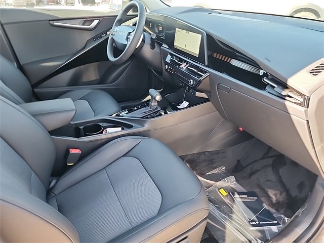 New 2025 Kia Niro EX image 17