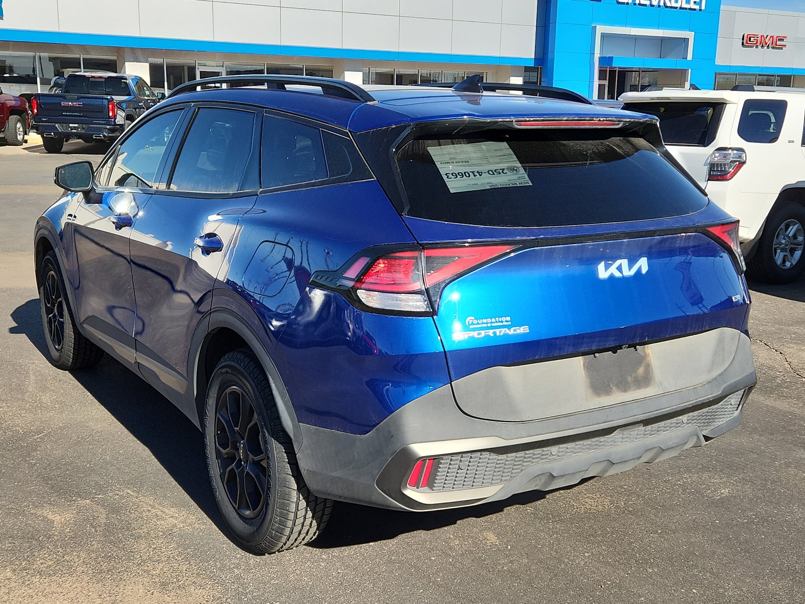 Used 2023 Kia Sportage X-Pro image 3