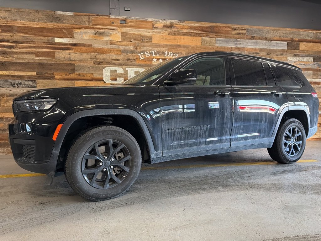 Used 2025 Jeep Grand Cherokee L Altitude image 14