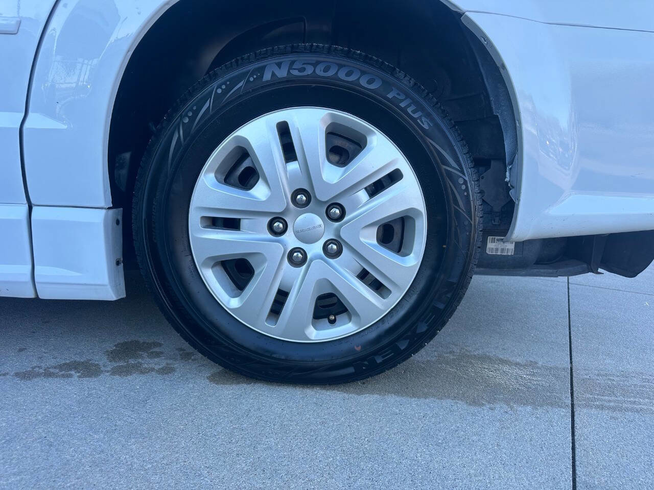 Used 2017 Dodge Grand Caravan SE w/ Power Window Group image 38