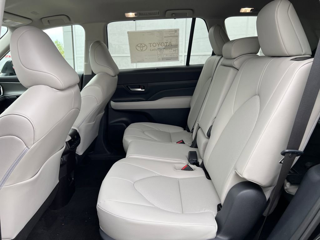 New 2026 Toyota Grand Highlander AWD Hybrid image 23