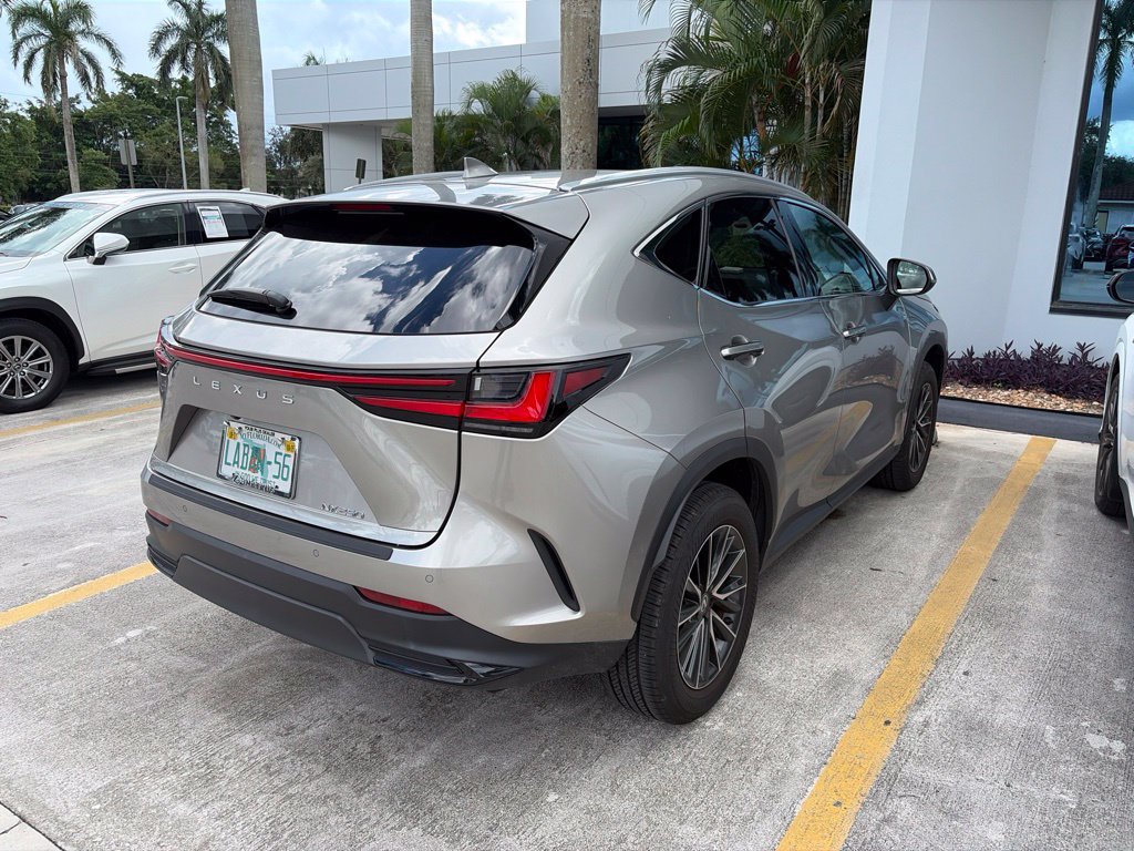 Certified 2025 Lexus NX 250 FWD w/ Accessory Package (Z2) image 5