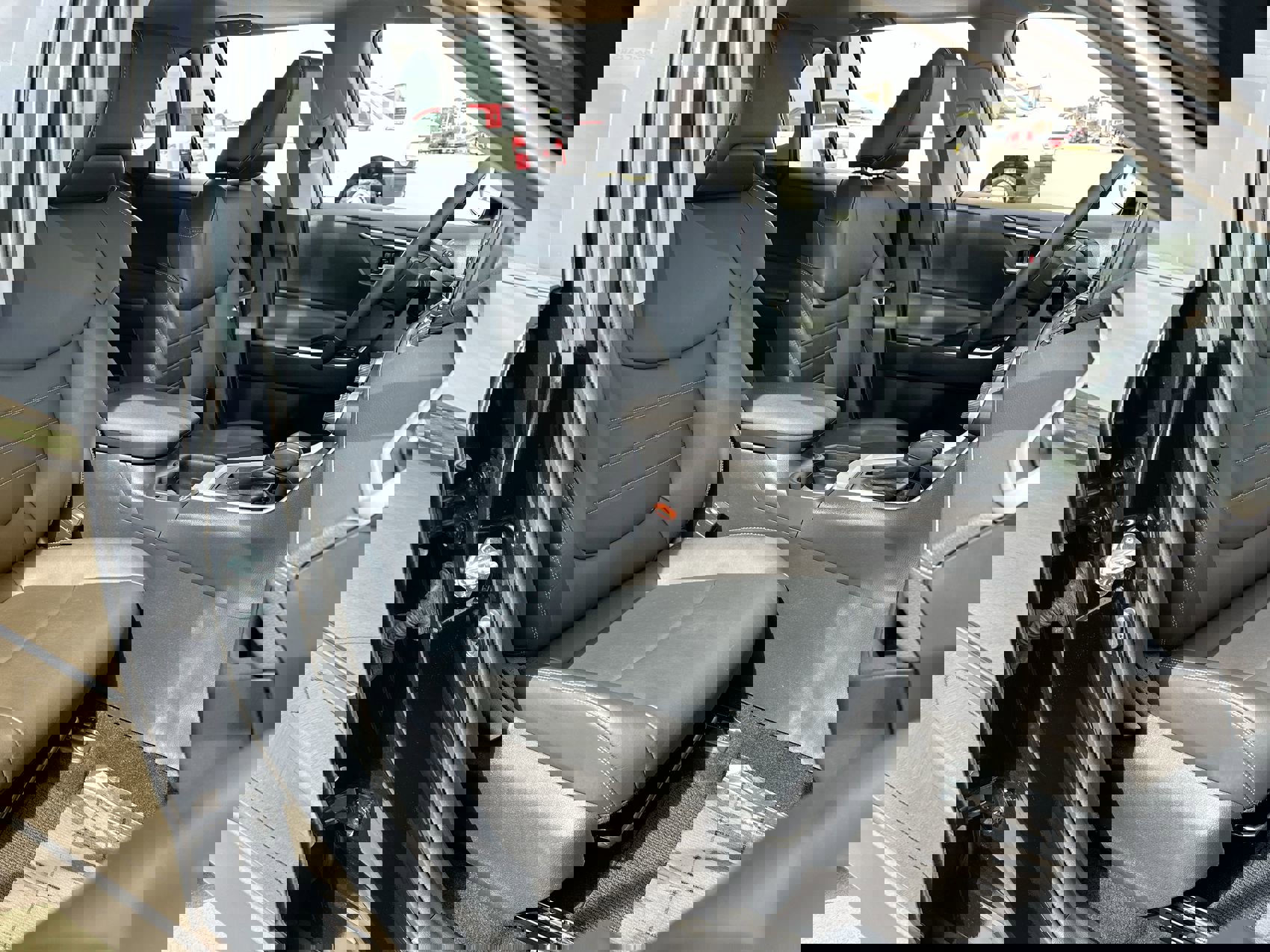 Used 2021 Toyota RAV4 XLE Premium image 24