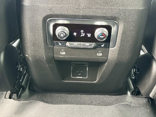 Used 2024 GMC Yukon AT4 w/ Technology Package image 18