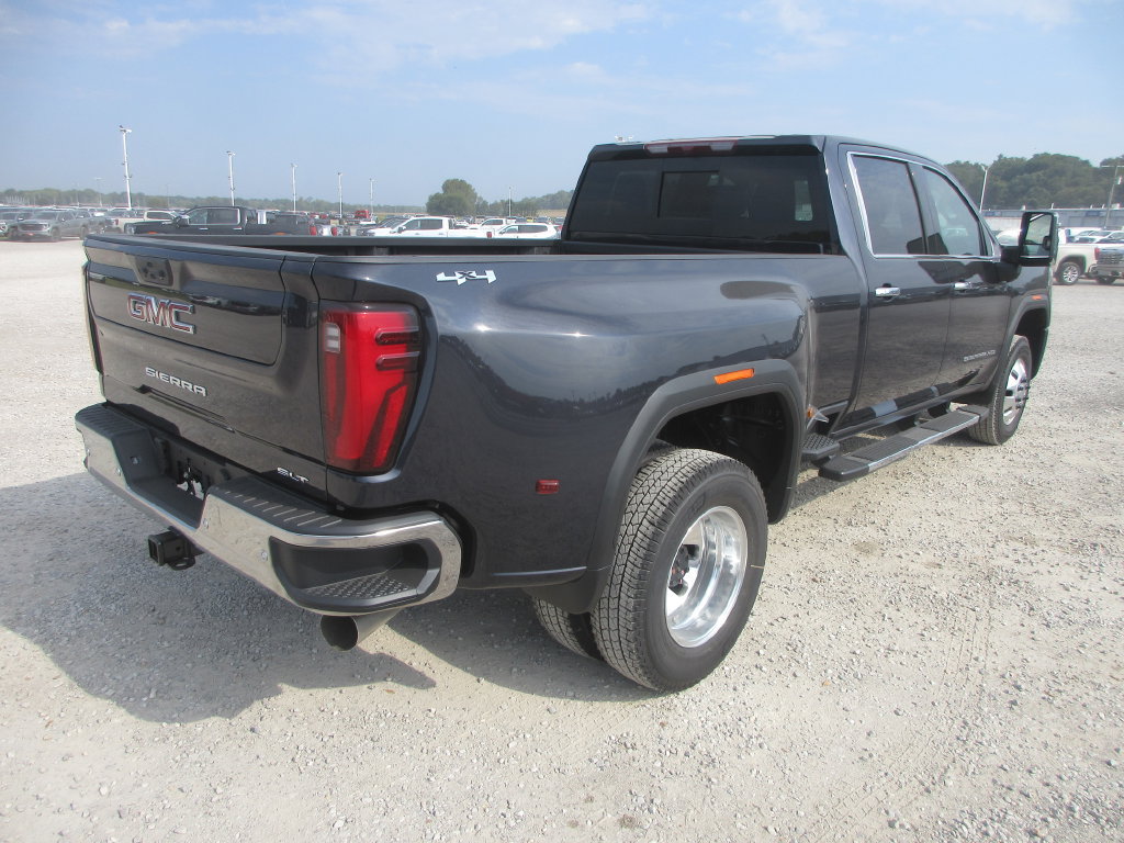 New 2026 GMC Sierra 3500 SLT w/ SLT Premium Package AWD/4WD image 5