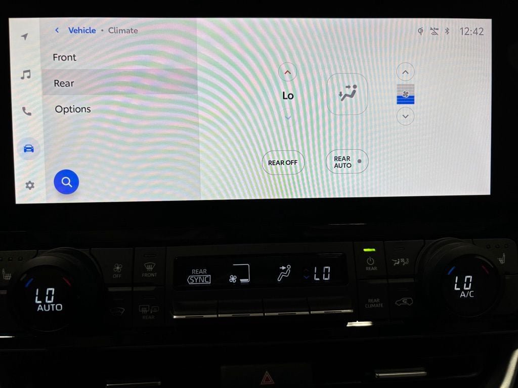 Used 2025 Toyota Grand Highlander AWD image 31