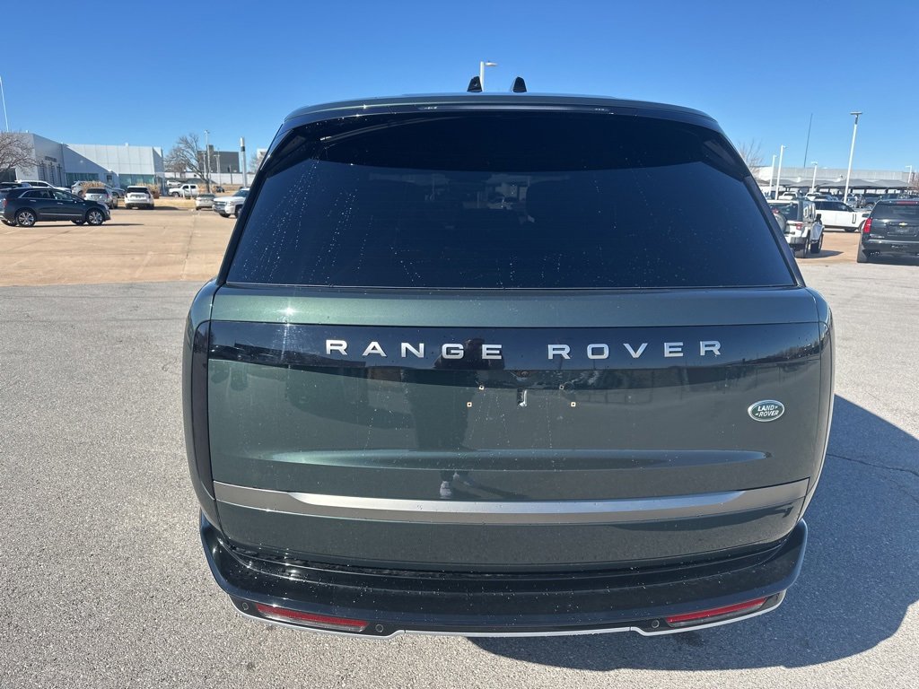Used 2023 Land Rover Range Rover Autobiography image 4