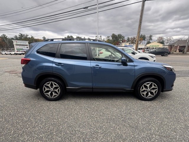 Used 2023 Subaru Forester Premium image 2